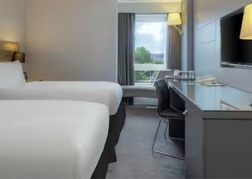 Twin Room at the 4* Doubletree Bristol City Centre