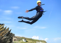 Coasteer Mid Air Newquay