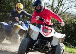 2 Quad Bikes Racing