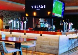 Village Hotel Cardiff Bar