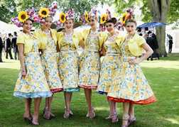 Ascot horse racing hen party all in the same outfits